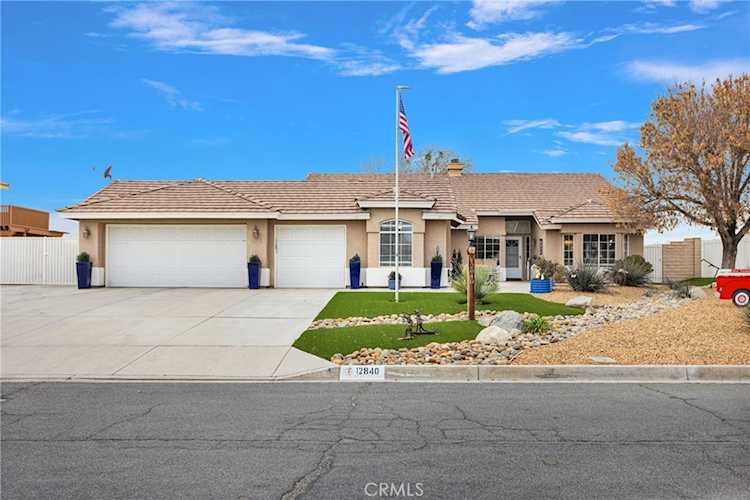12840 Mar Vista Dr, Apple Valley, CA 92308