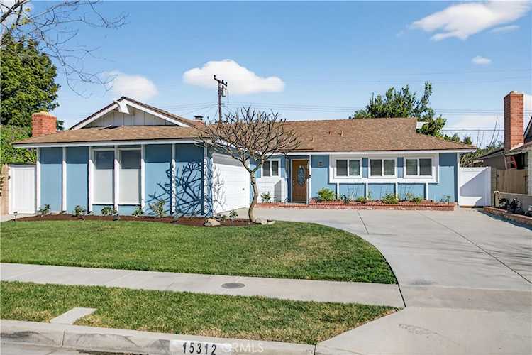 15312 Hanover Ln, Huntington Beach, CA 92647