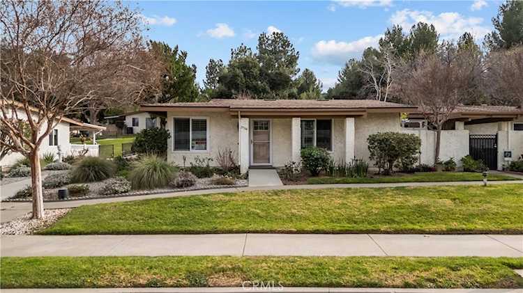 19366 Avenue of The Oaks, Newhall, CA 91321