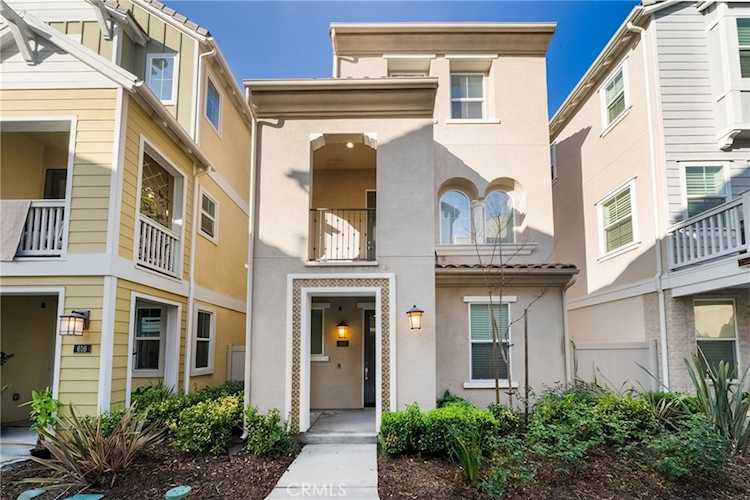 612 W Tribella Ct, Santa Ana, CA 92703