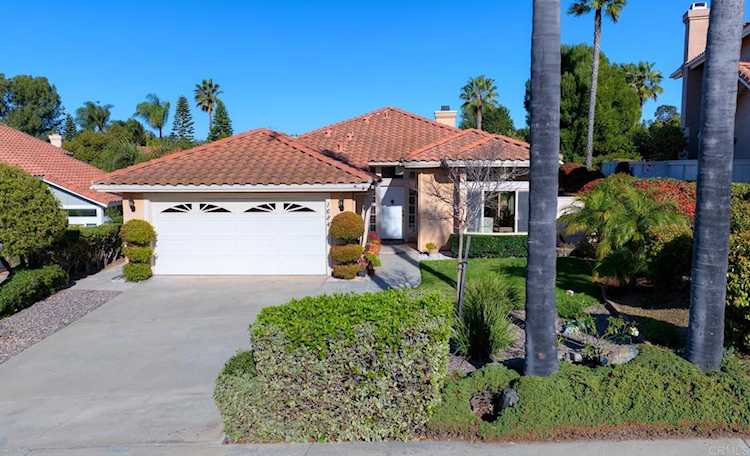 1684 Countryside Dr, Vista, CA 92081