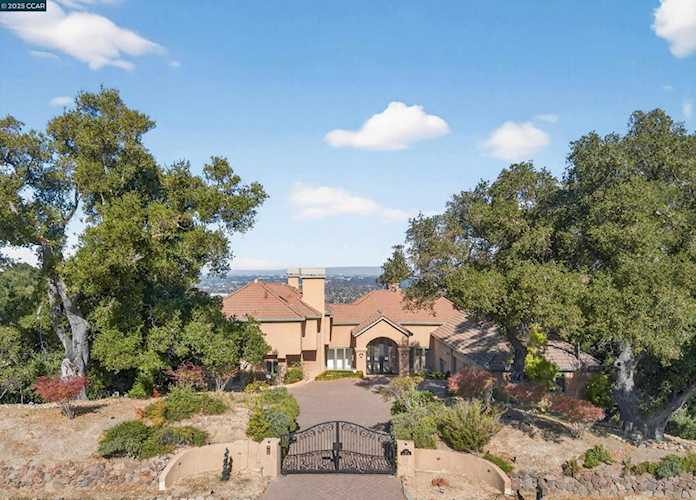 311 311 Santa Rosa Dr, Los Gatos, CA 95032