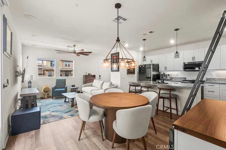 27556 Antelope, Canyon Country, CA 91387