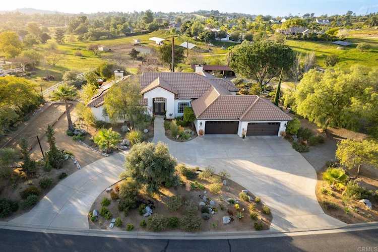 30837 Palomar Vista Dr, Valley Center, CA 92082