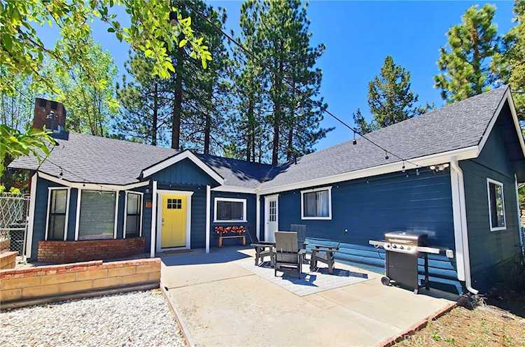 558 Badger Ln, Big Bear Lake, CA 92315
