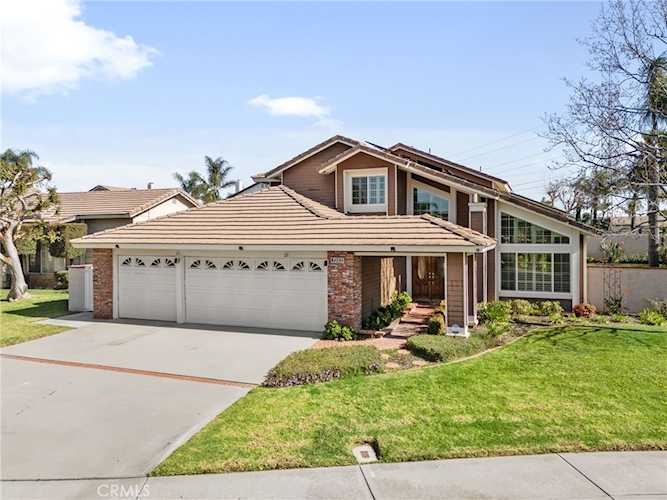 7243 Kittyhawk St, Fontana, CA 92336