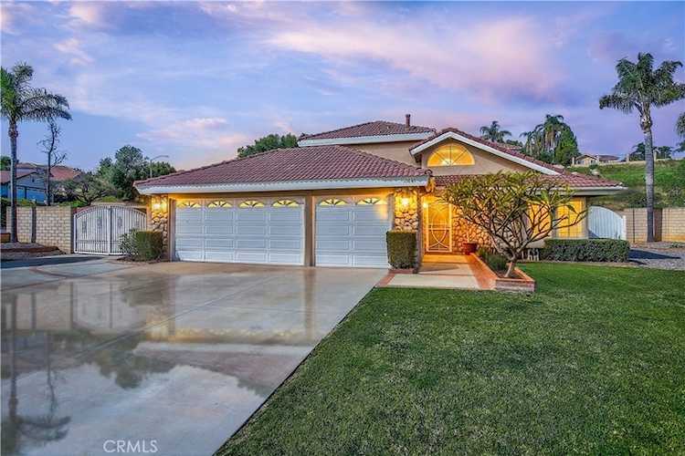 10849 Morning View Ct, Riverside, CA 92505