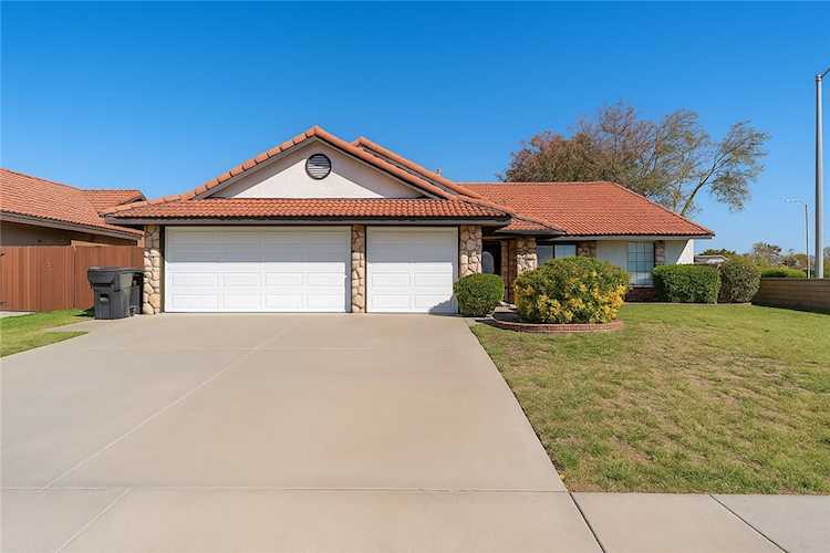 37555 Sulphur Springs Rd St, Palmdale, CA 93552