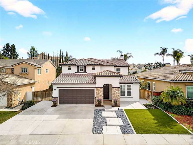 29689 Masters Dr, Murrieta, CA 92563