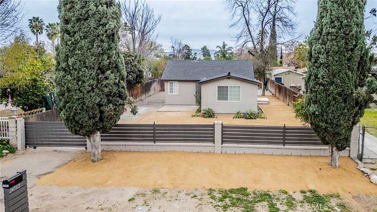 24563 4th, San Bernardino, CA 92410