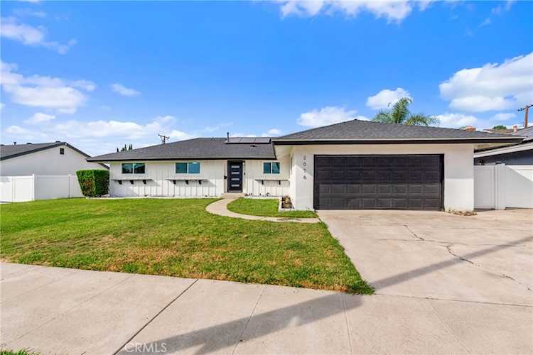 2076 N Diamond, Orange, CA 92867