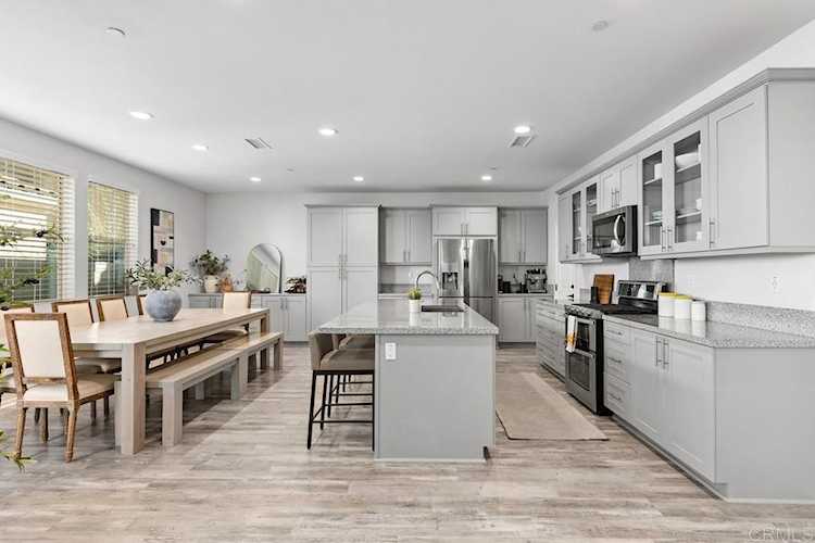 649 Merit Dr, San Marcos, CA 92078