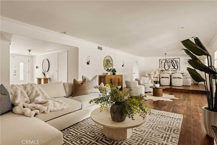 9325 Encino, Northridge, CA 91325