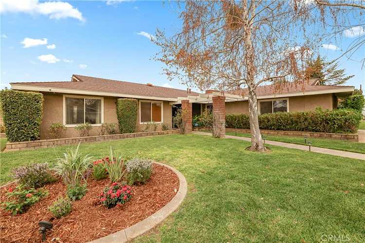 366 Smoke Ridge, Calimesa, CA 92320