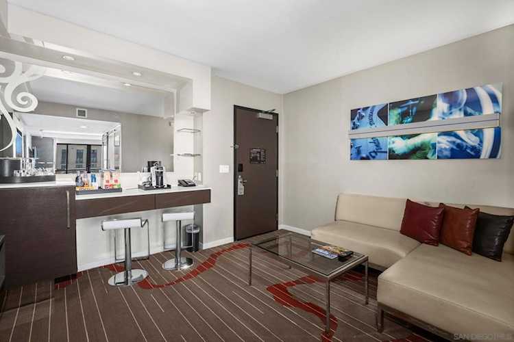 207 5th Avenue #739, San Diego, CA 92101