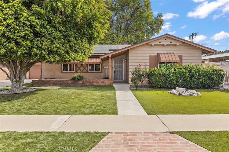 566 S Hepner, Covina, CA 91723