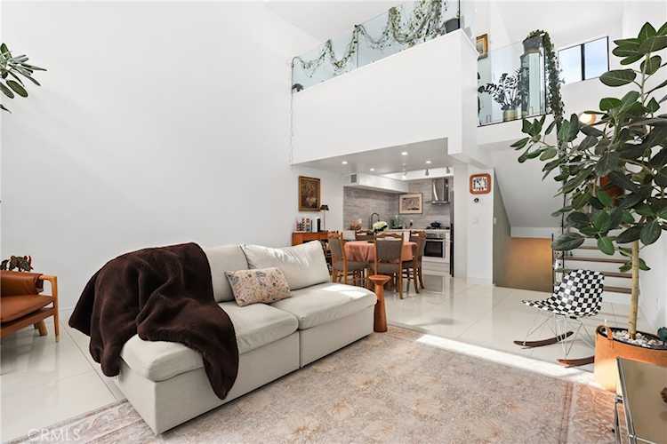 10926 Bluffside Dr #30, Studio City, CA 91604