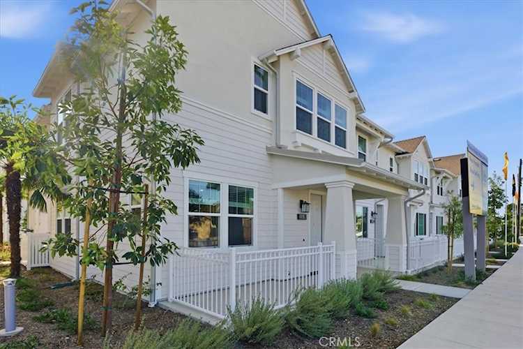 2352 Channel Drive #105, Ventura, CA 93003