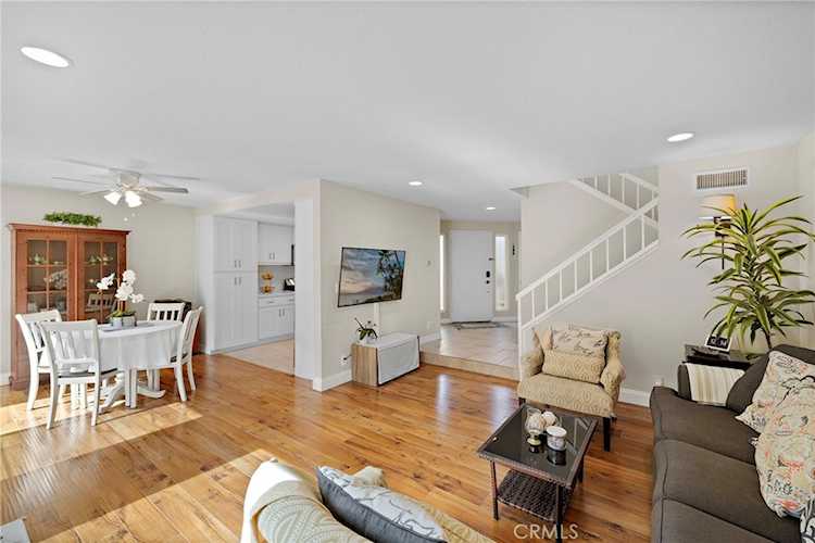 12 Sparrow Hill Lane, Laguna Hills, CA 92653