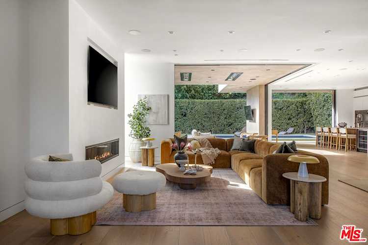 1845 Coldwater Canyon Dr, Beverly Hills, CA 90210