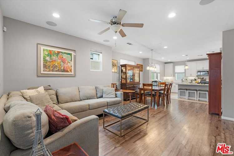 14847 W Maple Terrace, Panorama City, CA 91402