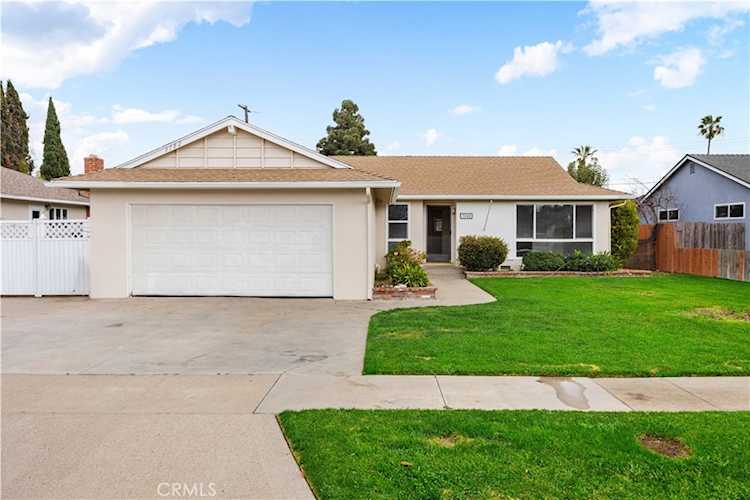 3102 Warren Ln, Costa Mesa, CA 92626