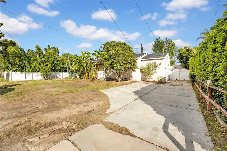 6912 Cedros Ave, Van Nuys, CA 91405