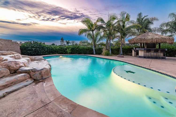 1567 Monte Vista Dr, Vista, CA 92084