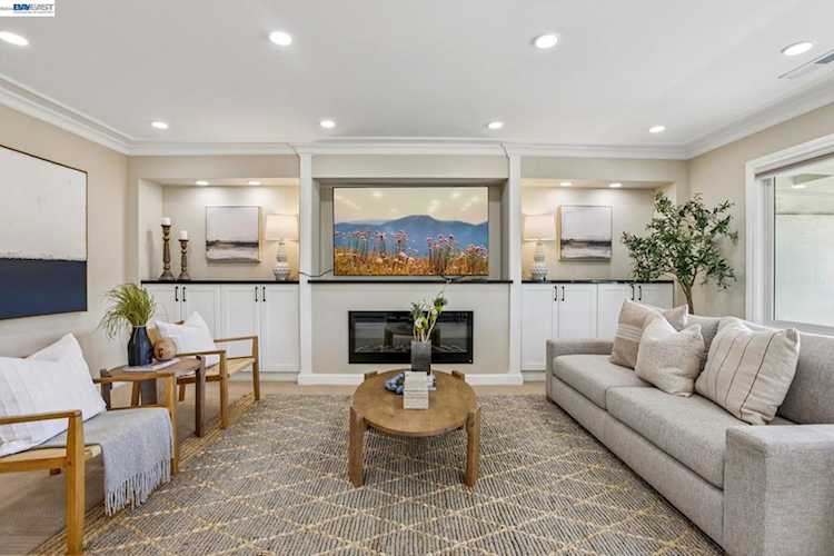 2101 2101 Golden Rain Road #11, Walnut Creek, CA 94595