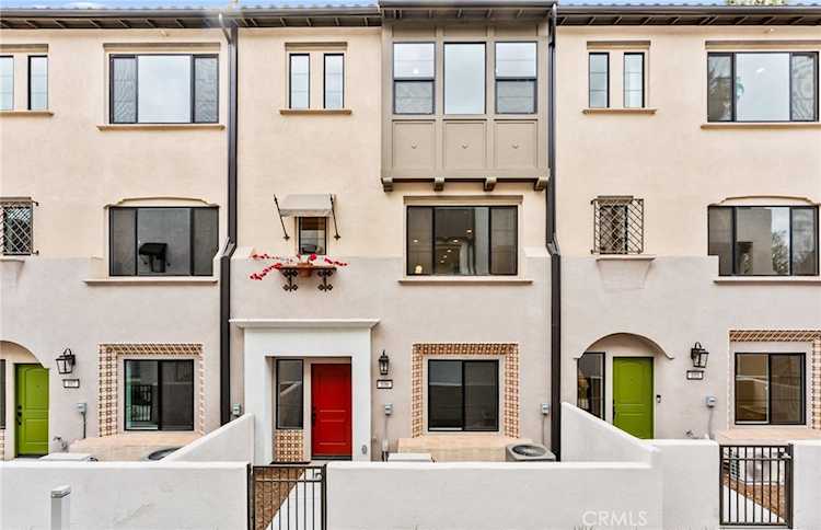 106 Kimberwick Ct, Burbank, CA 91506