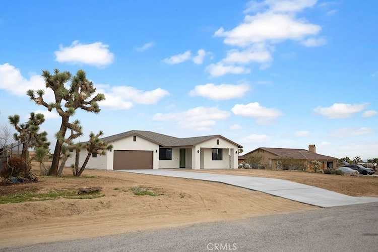 58778 Sun Oro Rd, Yucca Valley, CA 92284