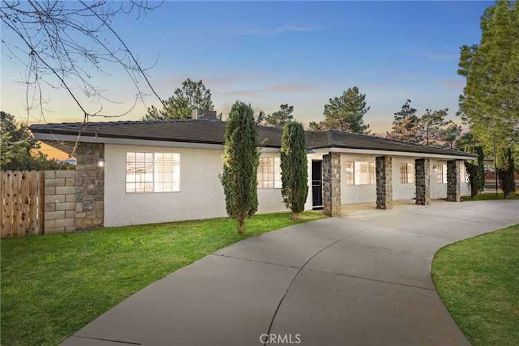 17041 Fairburn St, Hesperia, CA 92345
