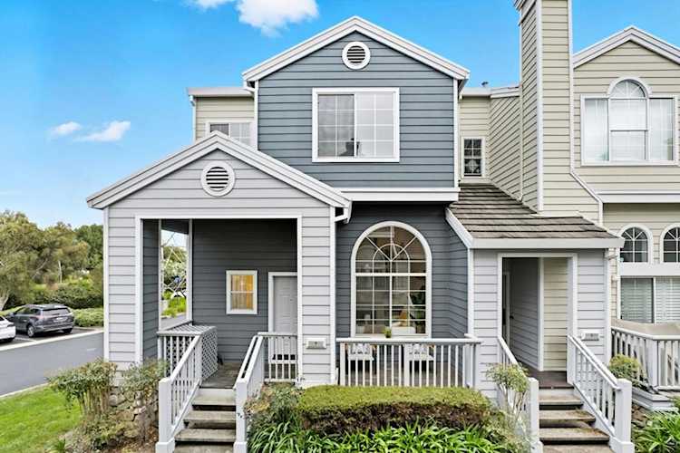 7 Chart Ln, Redwood City, CA 94065