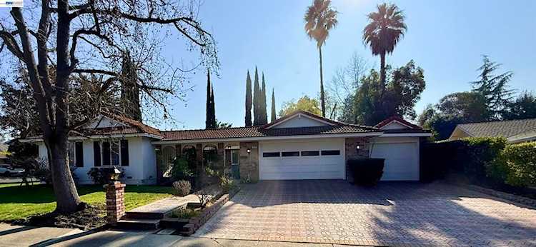 2883 2883 Bowling Green Dr, Walnut Creek, CA 94598