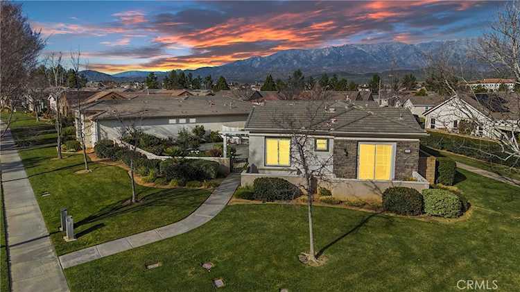 1596 Four Seasons, Beaumont, CA 92223