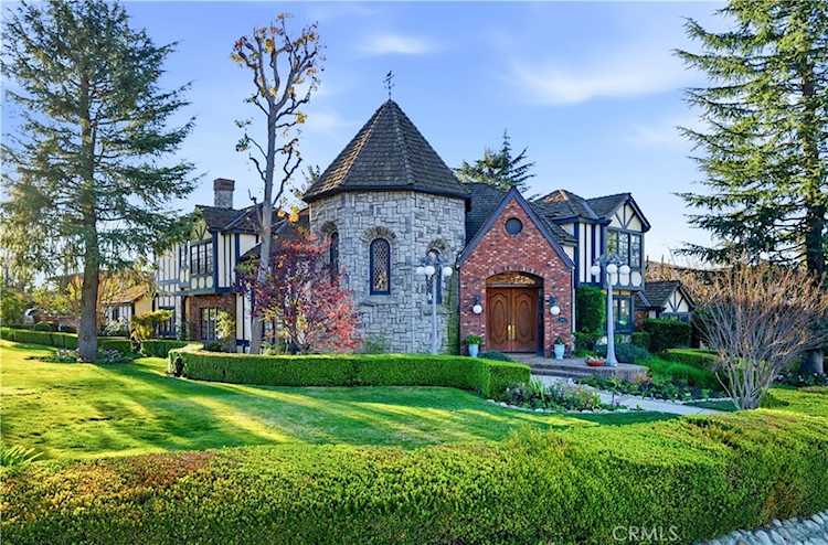 852 Peninsula Ave, Claremont, CA 91711