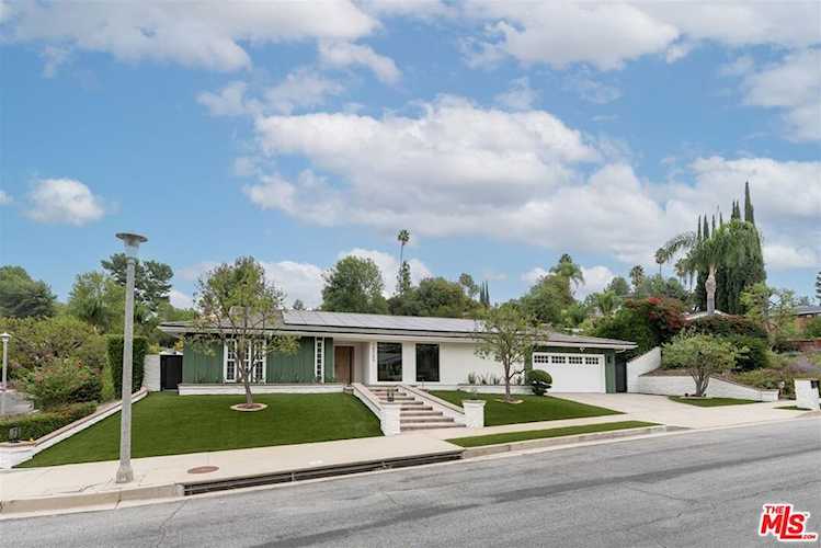 18089 Lake Encino Dr, Encino, CA 91316