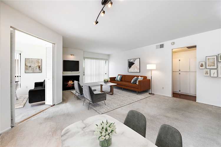 225 N Rose St #307, Burbank, CA 91505