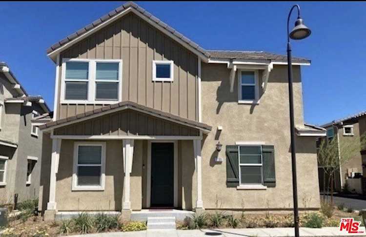 17107 Zion Dr, Canyon Country, CA 91387