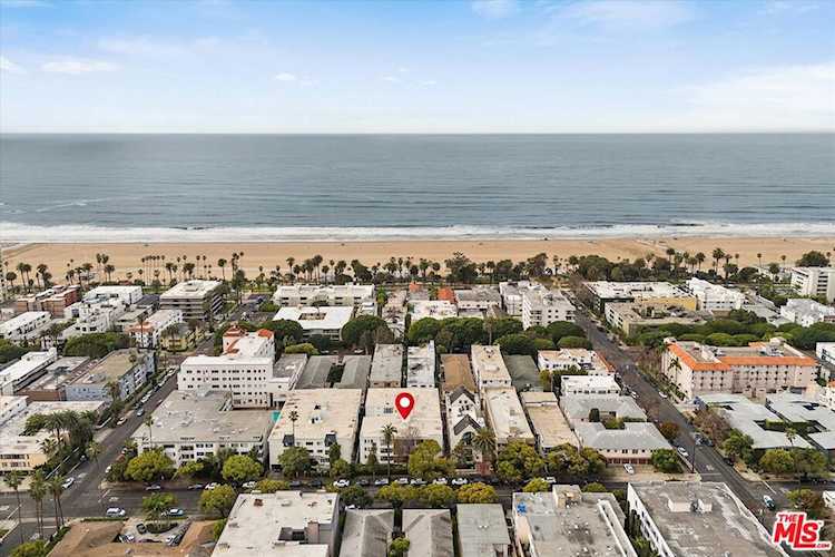 930 3rd St #305, Santa Monica, CA 90403