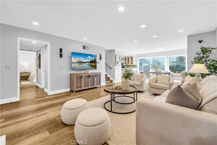 5213 Piccadilly Circle, Westminster, CA 92683