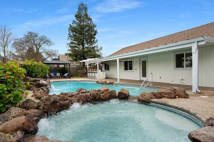 214 N Cinnamon Drive, Galt, CA 95632