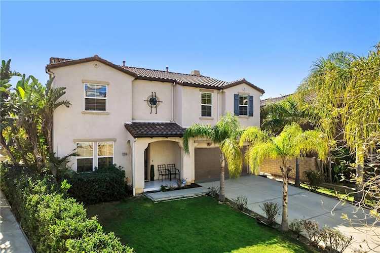 22046 Halsted St, Chatsworth, CA 91311