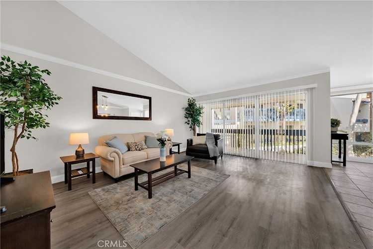 902 Camino Real #208, Redondo Beach, CA 90277