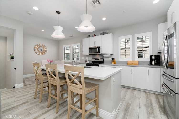 837 Iris Way #C, Azusa, CA 91702