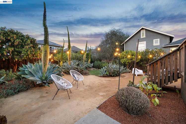 878 878 57th Street, Oakland, CA 94608