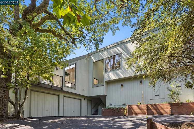 39 39 Saint Stephens Dr, Orinda, CA 94563