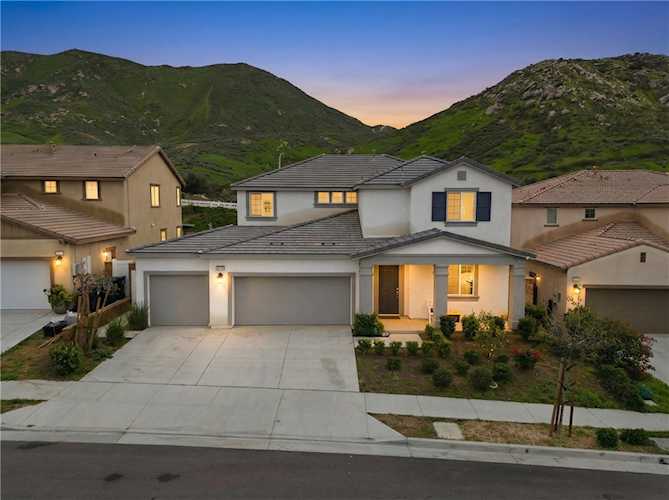 6402 June Mountain, Jurupa Valley, CA 92509