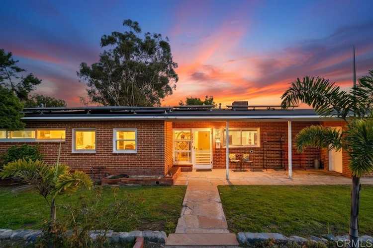 7098 Neri Dr, La Mesa, CA 91942