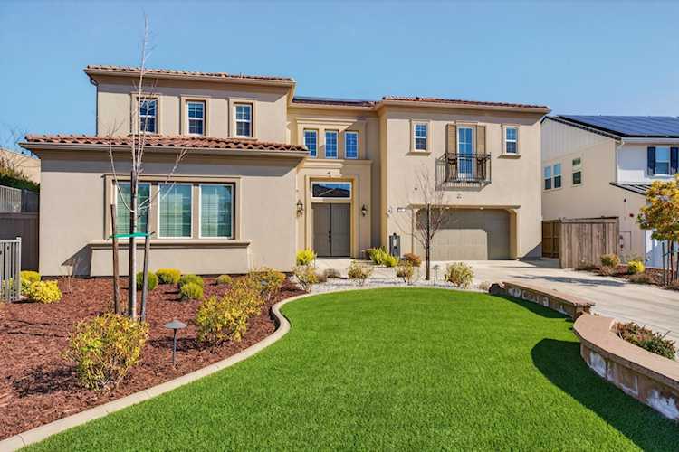 812 Fallen Log Court, Rocklin, CA 95765